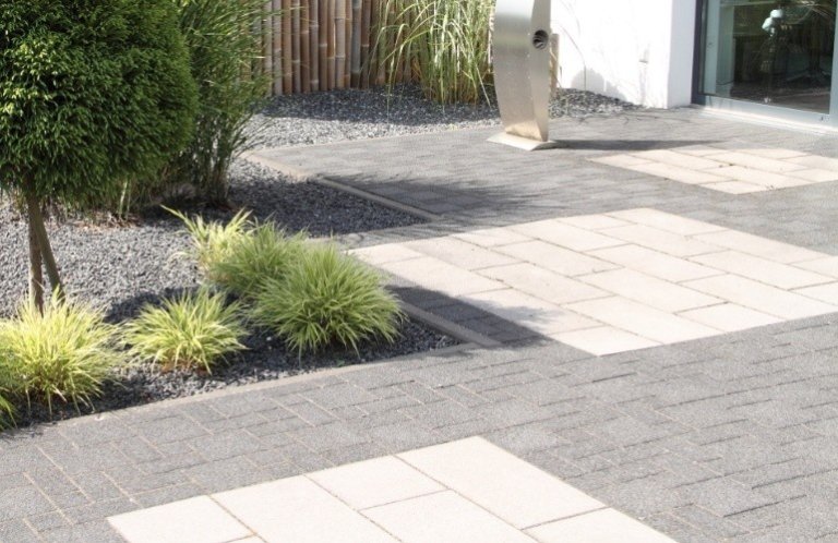 Chodnik z kostki brukowej